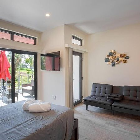 Cute Studio With Large Balcony And Great Park View サンディエゴ エクステリア 写真