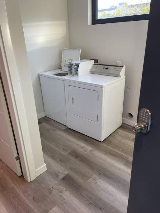 Cute Studio With Large Balcony And Great Park View サンディエゴ エクステリア 写真